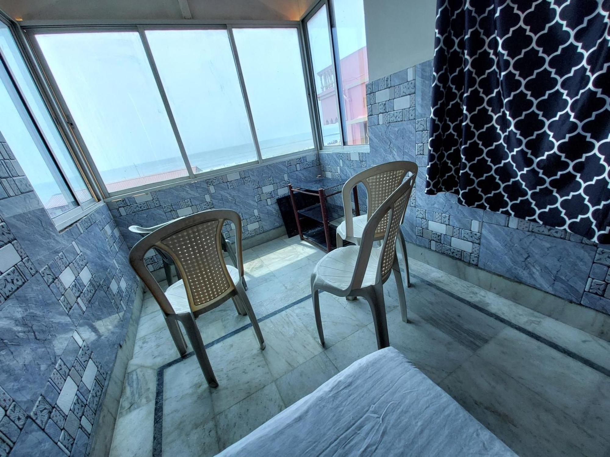 Nirman Beach Homestay Puri Buitenkant foto