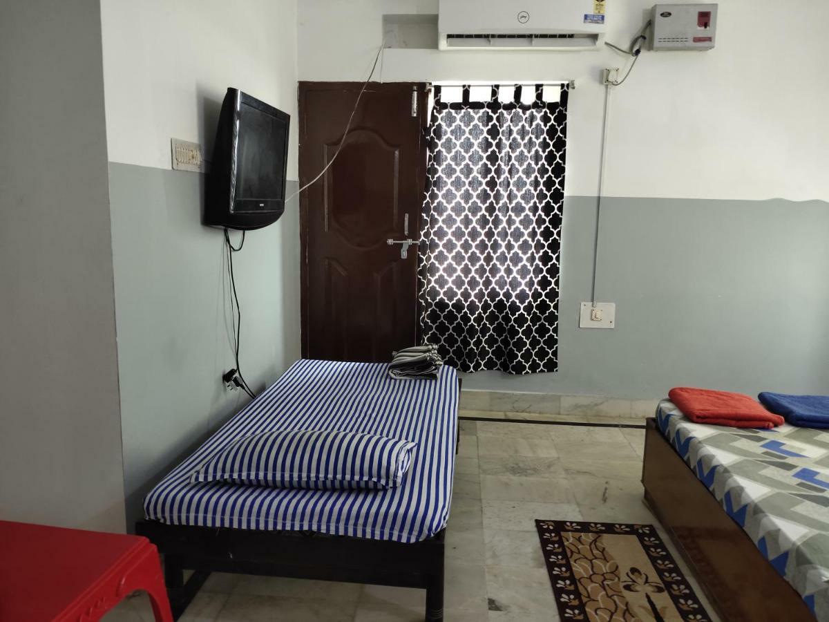 Nirman Beach Homestay Puri Buitenkant foto